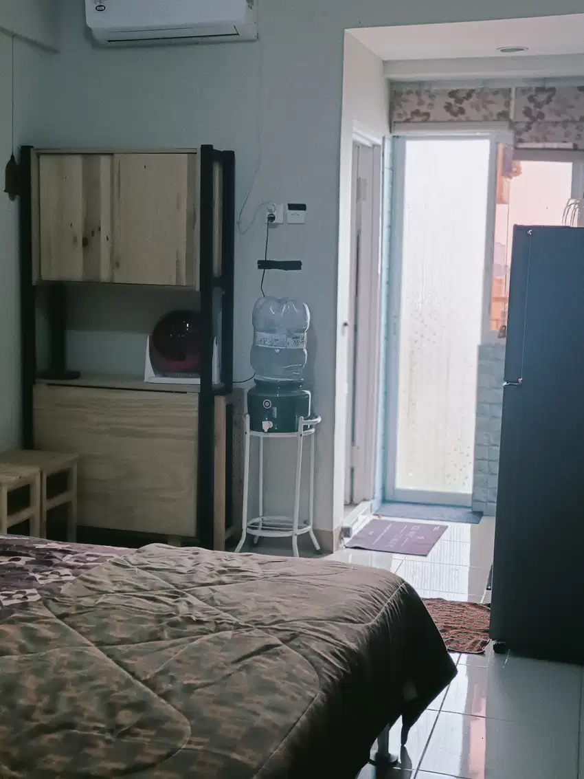 Apt green palm studio bersih dan rapi