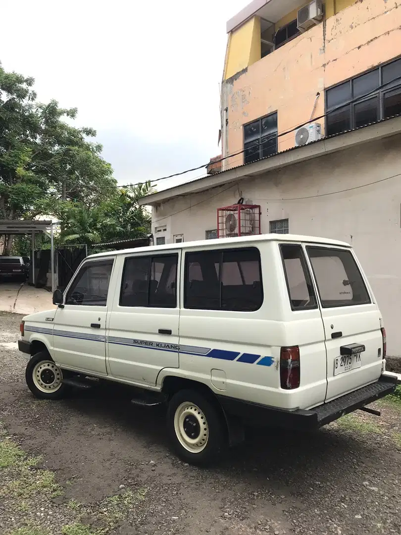 Toyota Kijang Super 1988 Bensin