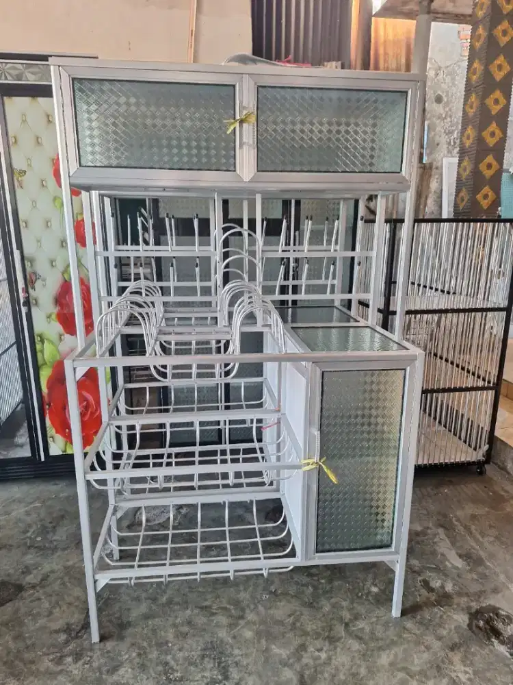 Rak piring minimalis