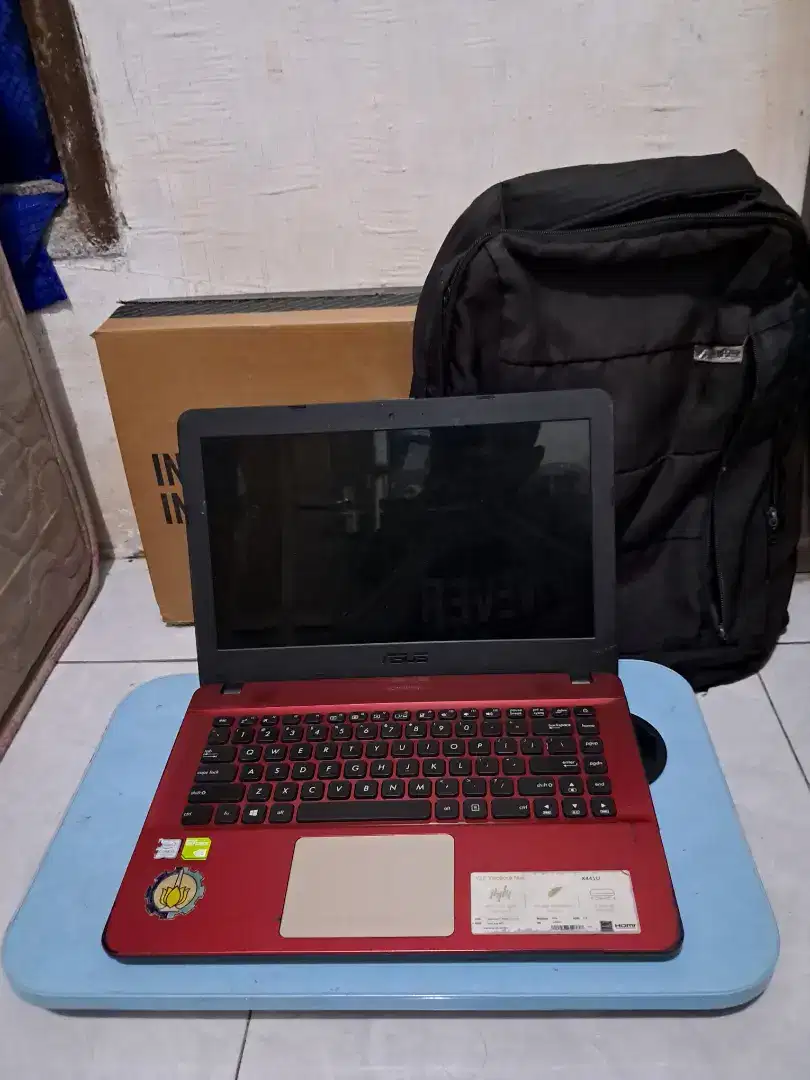 ASUS X441U Win 10 RAM 4 SSD 256 Core i3
