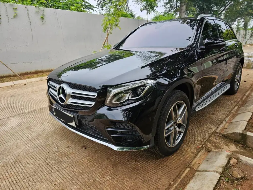 Mercedes Benz GLC 200 AMG Line Black
