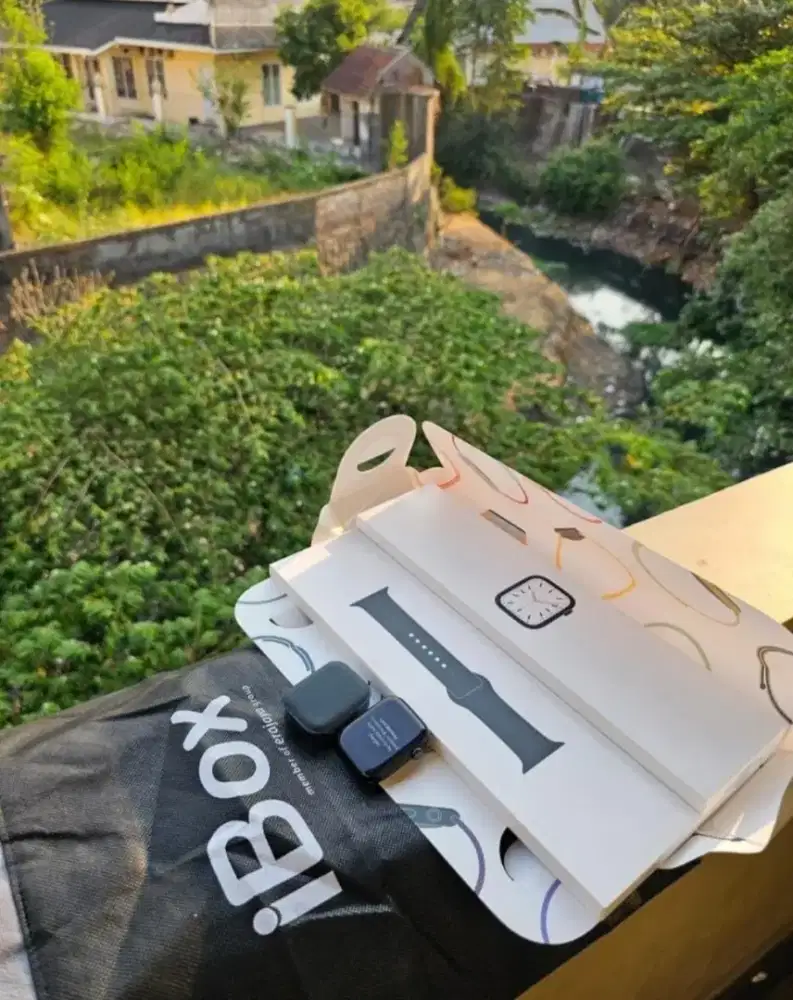 Apple Watch Series 4 40mm Kondisi Seperti Baru