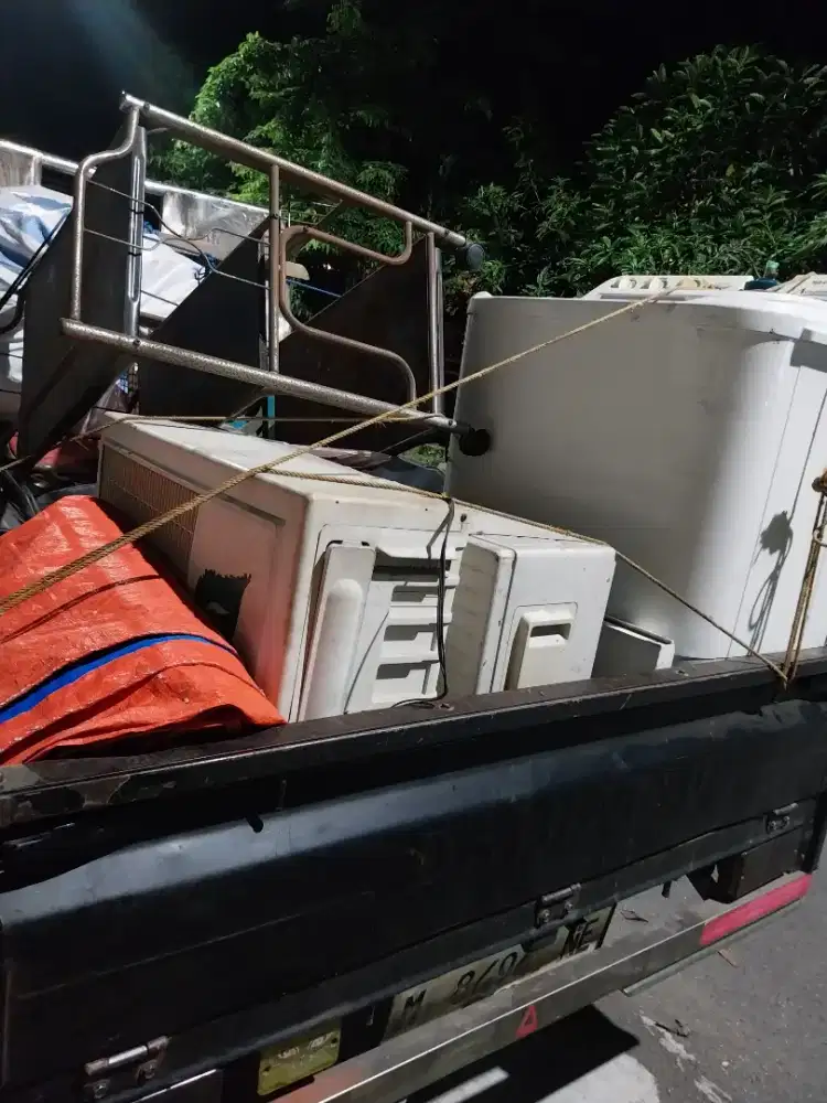 Jual beli segala barang bekas