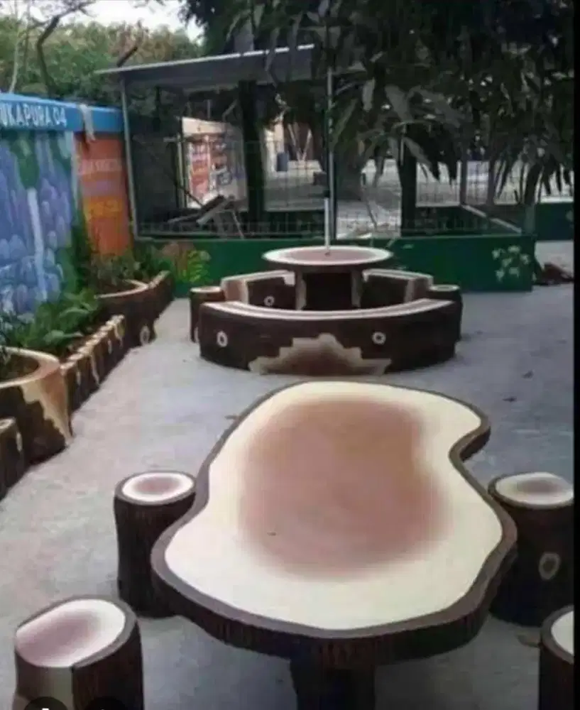 Meja duduk taman di Bintaro ..1set