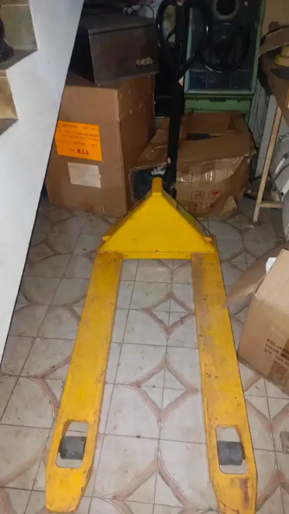 Dijual Cepat Forklift Second 2Ton merk Krisbow