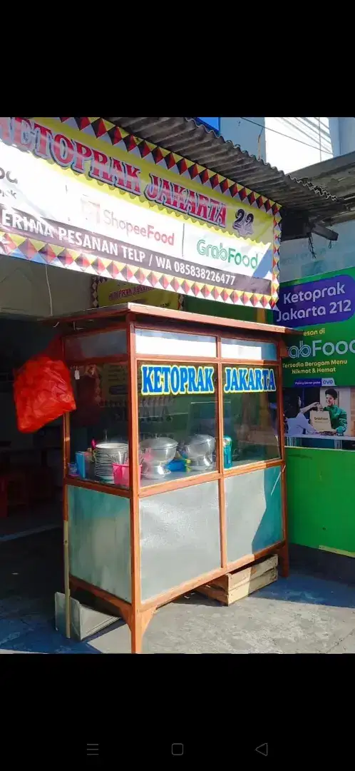 OPER KONTRAK tempat usaha + perlengkapannya (area kampus UMY)