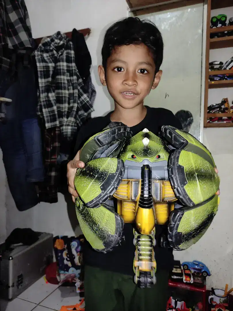 Mainan langkah alien 2005 Tyco Shell Shocker jumbo