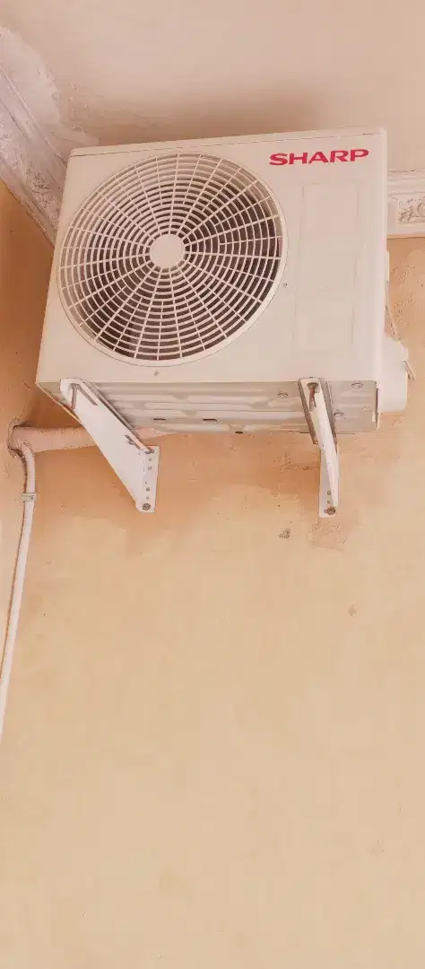 AC Sharp 1 pk baru beberapa bulan