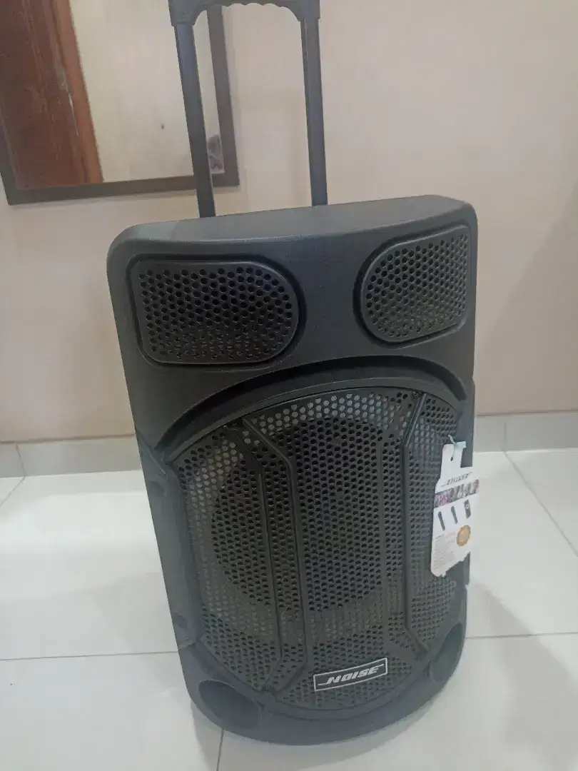 Speaker NOise 899A