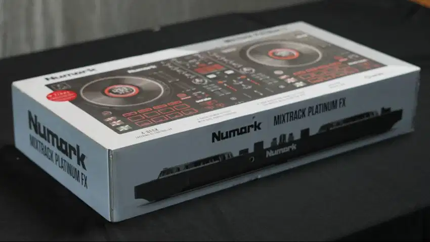 DJ Controller Numark Mixtrack Platinum FX