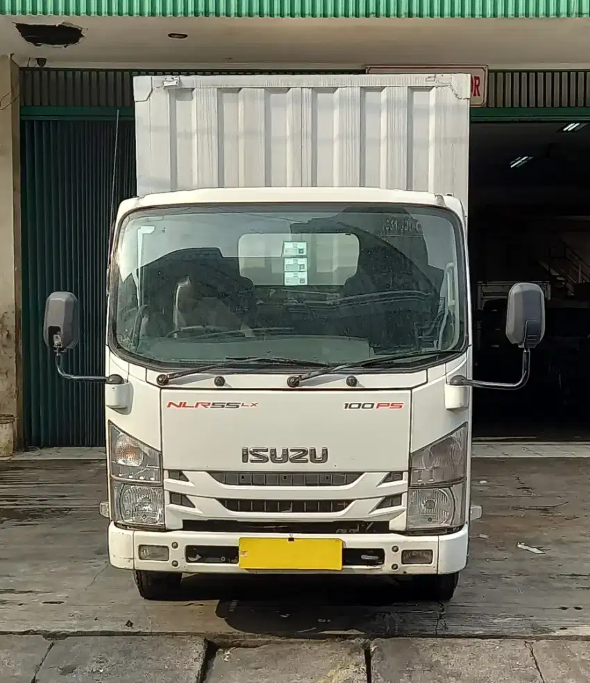 Isuzu Elf NLR 4 Roda Box Long Chassis Tahun 2019