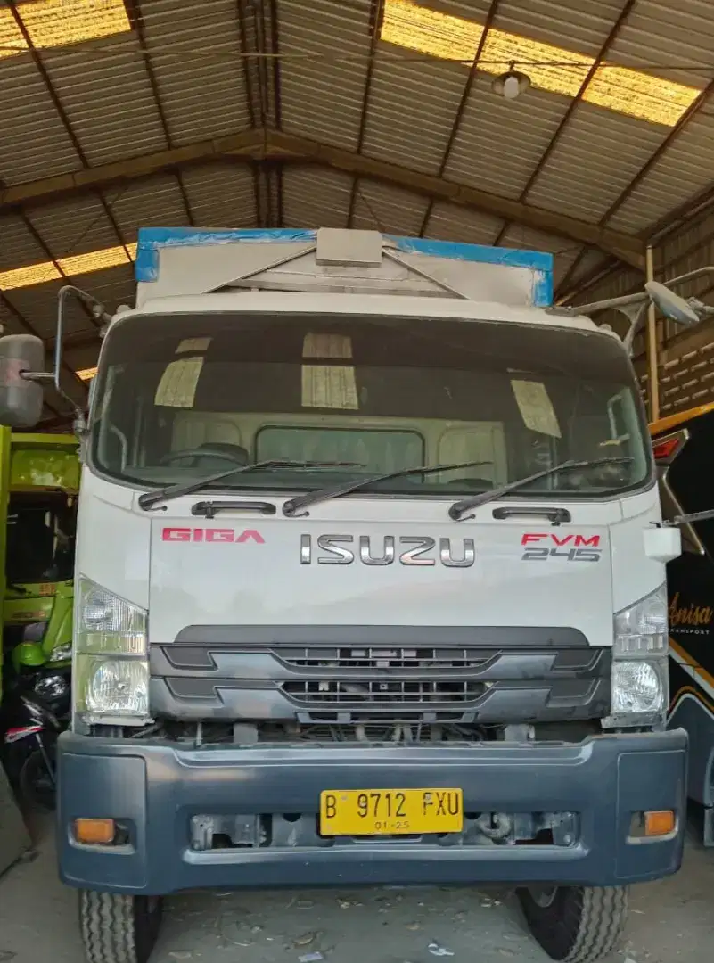 Isuzu Giga FVM 34U 245ps Wingbox 2019 #Truk Tronton Wing box