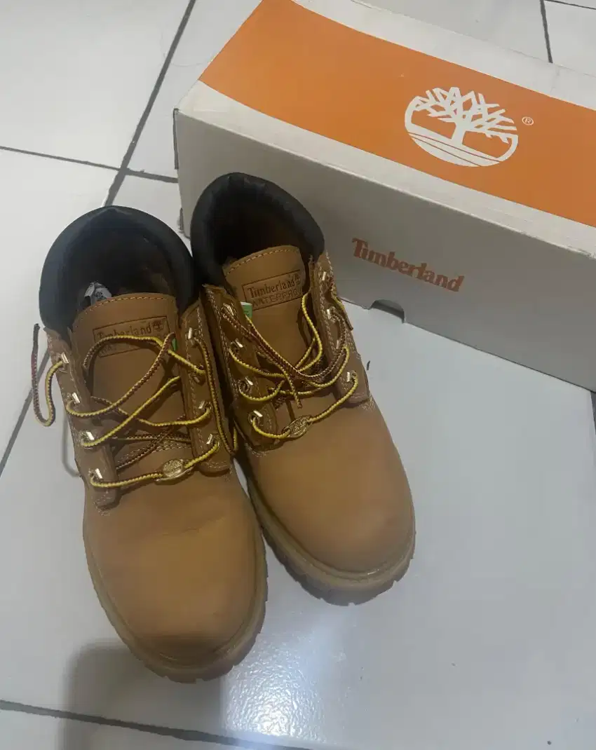 Sepatu Merek Timberland