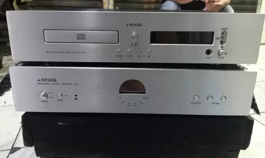 INTEGRITED SPARK 220Ci -CD SPARK CD-15B