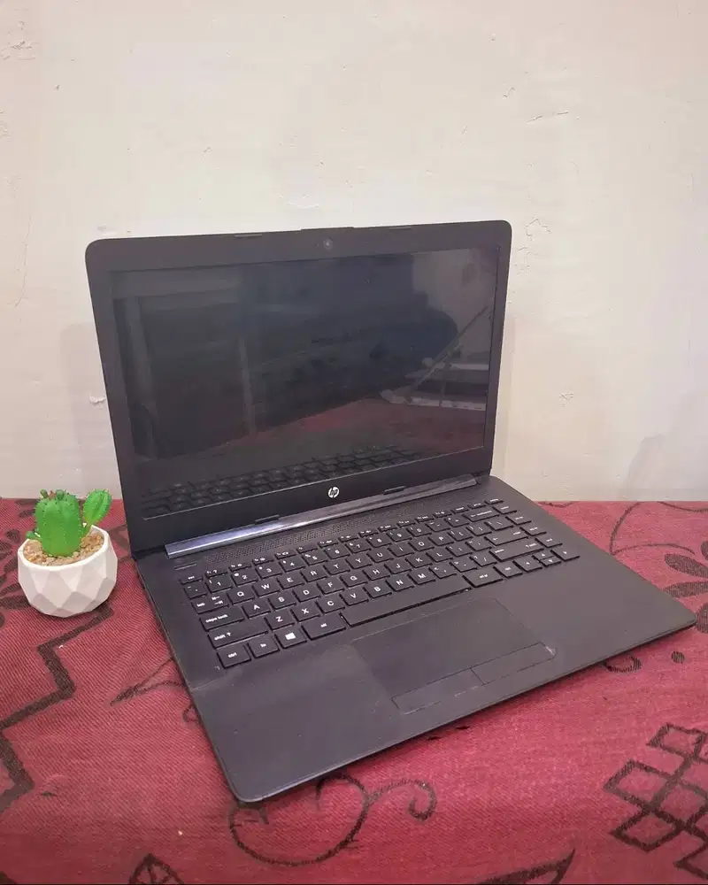 LAPTOP Hp 14 Amd a4-9125 all normal