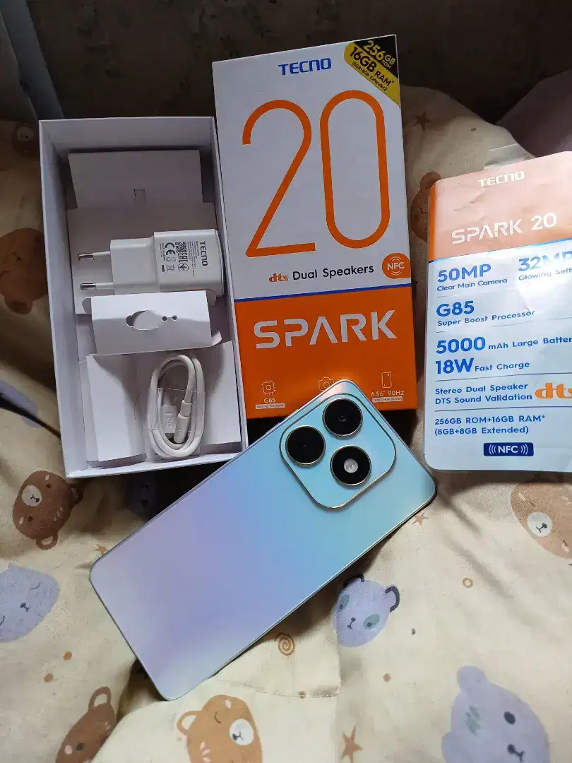 Tecno spark 20 NFC 8/256 fullset mulus. Tt atau jual.