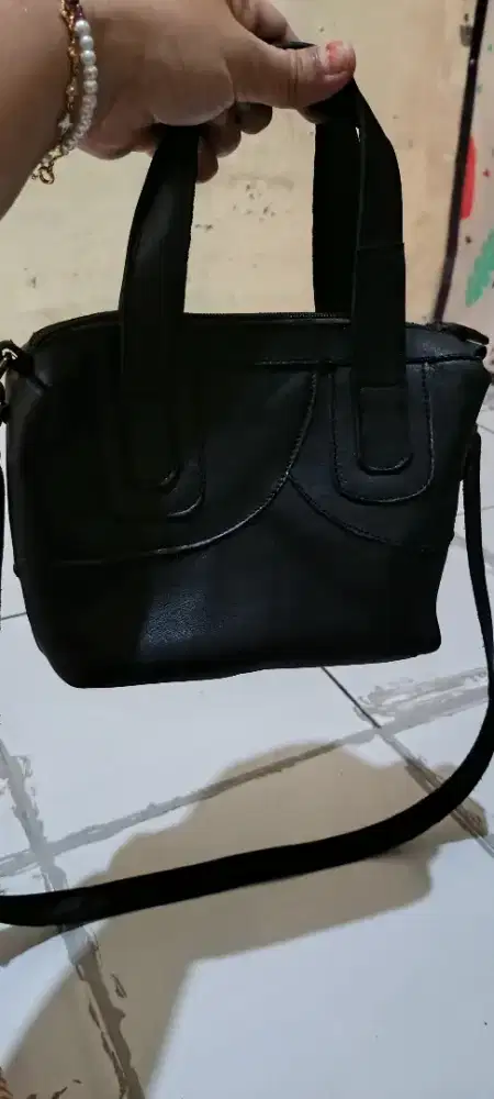 tas kulit asli warna hitam