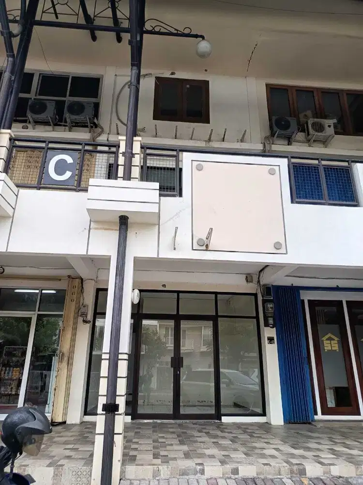 Disewakan ruko plaza graha family