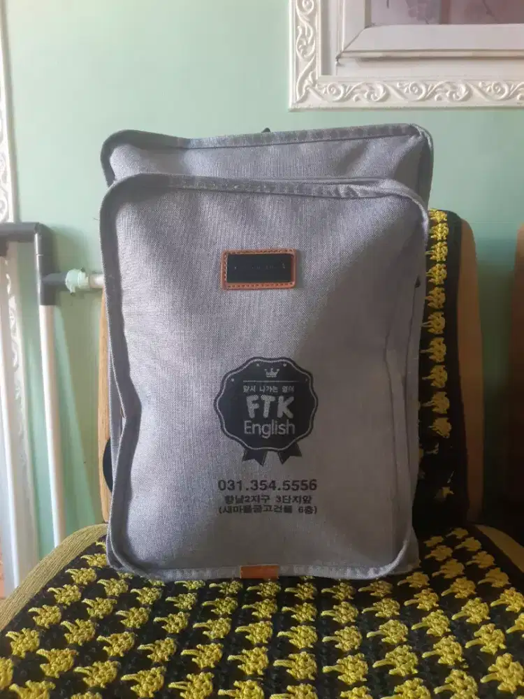 Tas ransel kotak kerja/kuliah/sekolah european style preloved