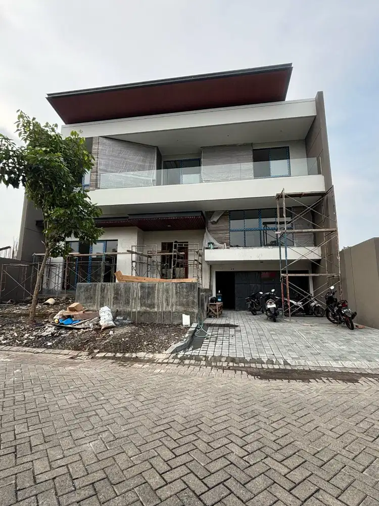 Dijual 2 unit rumah di Lisbon PG Pakuwon Indah Surabaya Barat