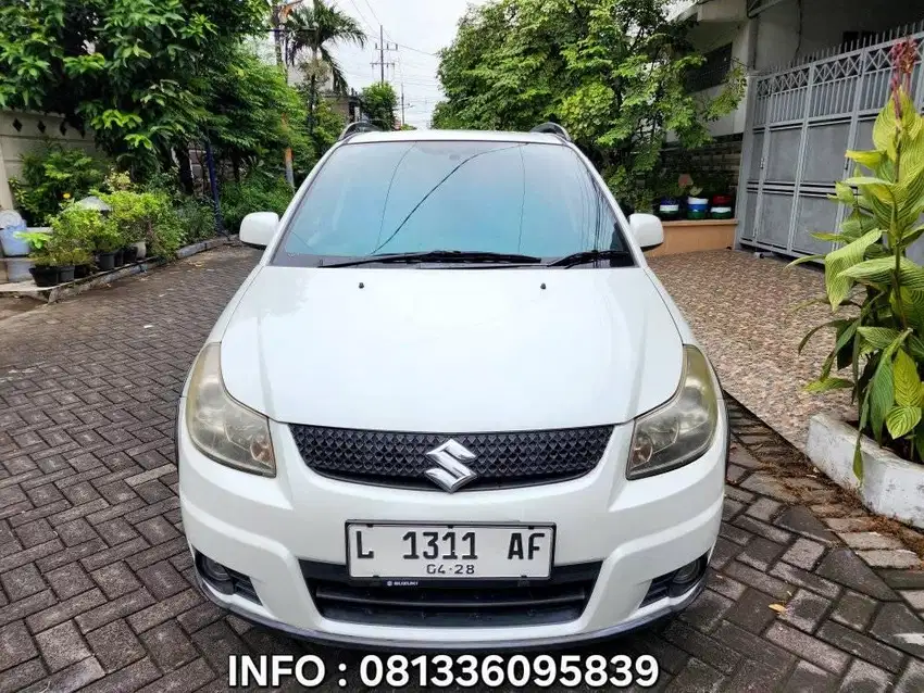 X-OVER 2013 MANUAL PUTIH