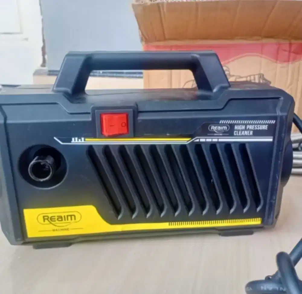 Steam jet cleaner. REAIM