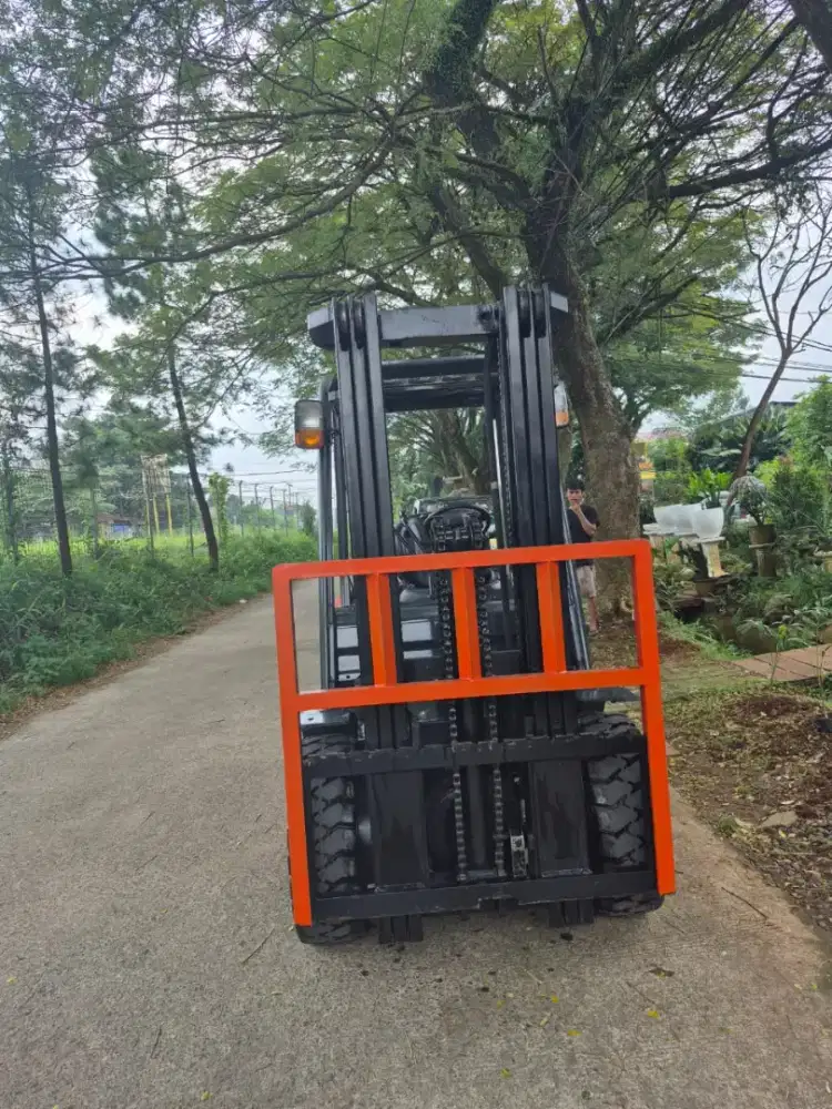 Forklift Toyota 3 ton tahun 2022