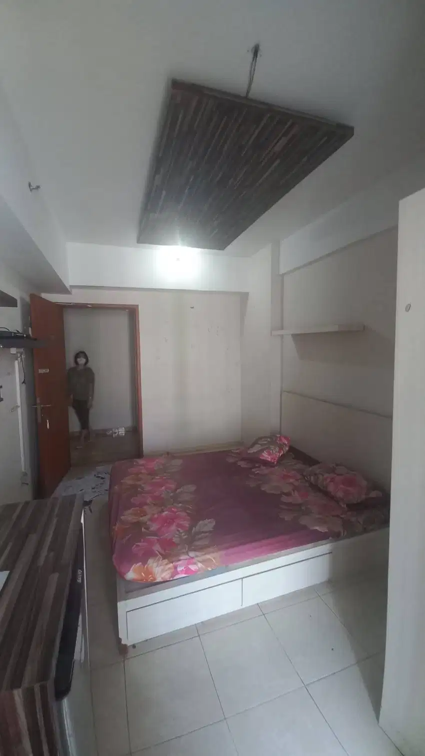 Jual murah apartemen semi furnish hadap kolam renang