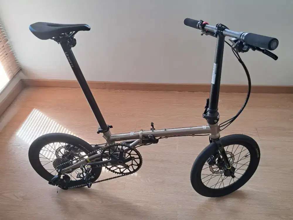 Sepeda Lipat Fnhon Gust Discbrake Titanium mulus