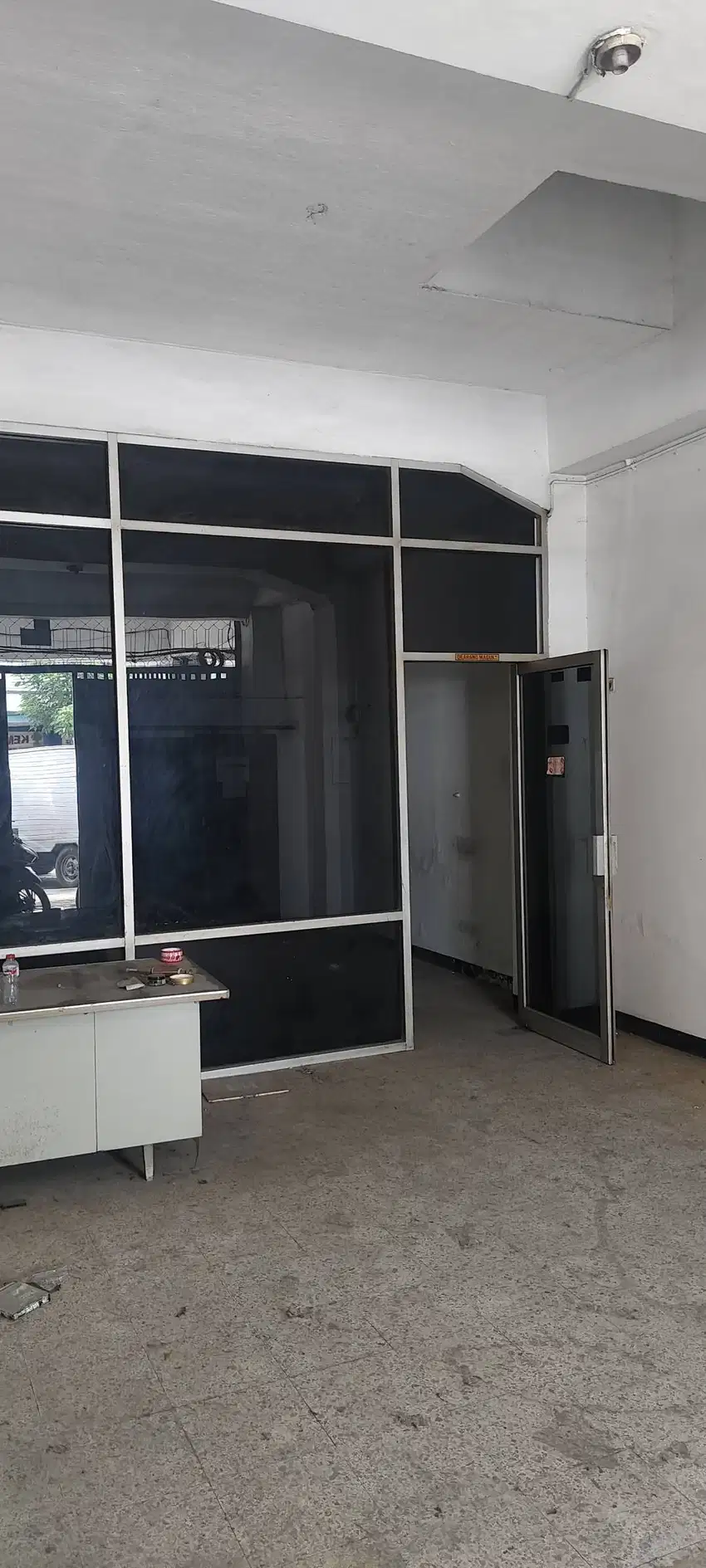Dijual Ruko Murah Jalan Raya Kembang Jepun 3 Lantai Siap Pakai