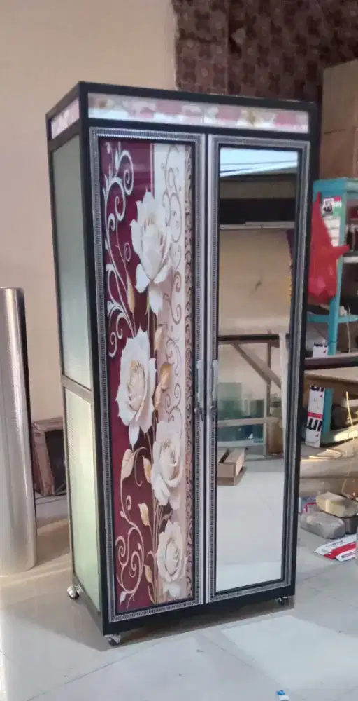 Lemari pakaian almanium