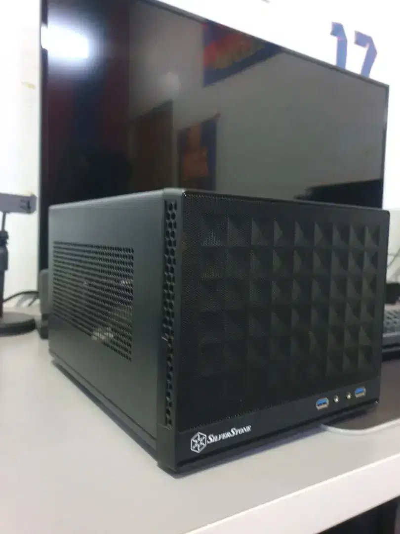 PC Casing komputer Mini ITX Silverstone SG13 Black sekon like new