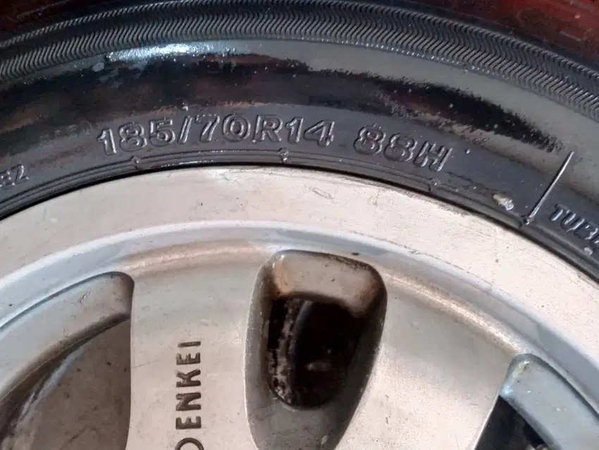 Velg serep Kijang ring 14 + Ban Tubles
