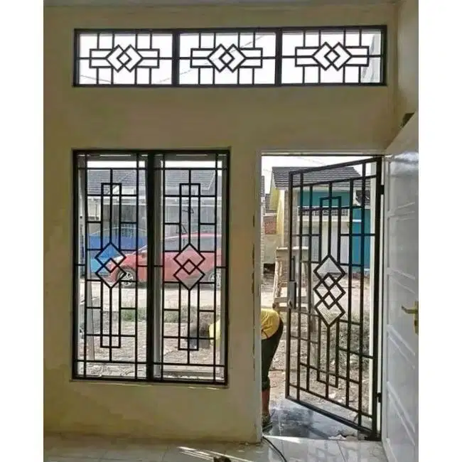 Pintu besi kassa nyamuk