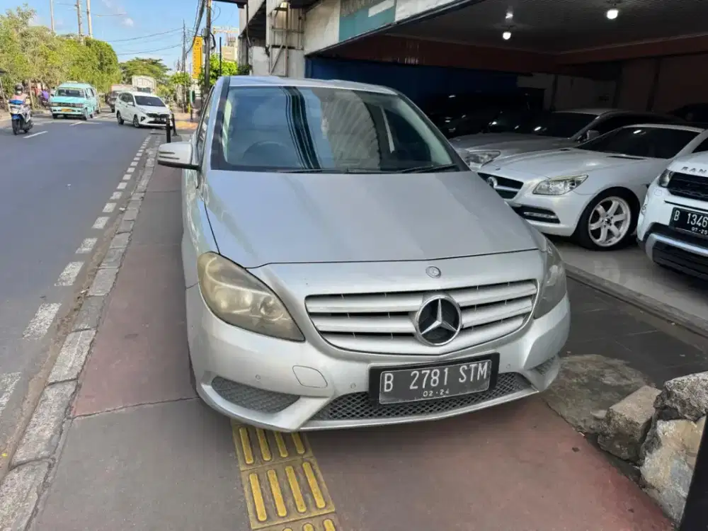 Mercy B200 th 2013 AT