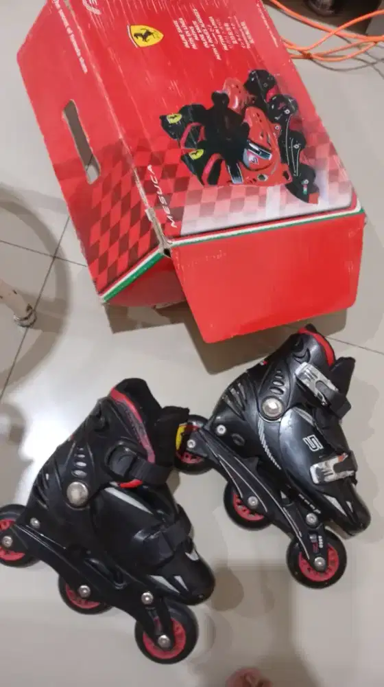 Inline skate sepatu roda anak buat slalom