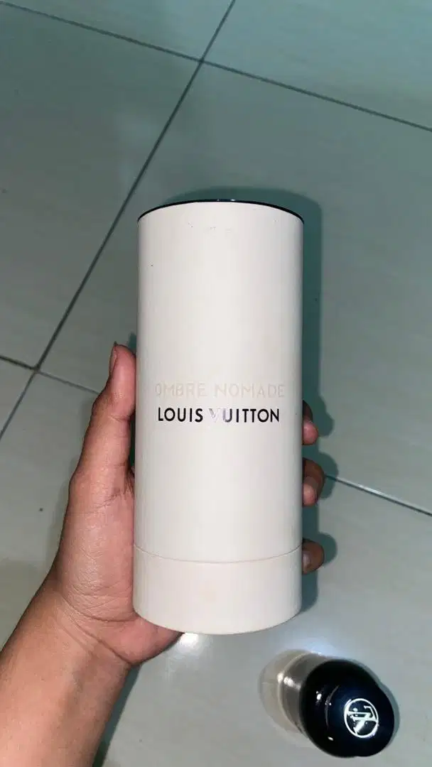 Parfum YSL LOUIS VUITTON (Ombre Nomade)