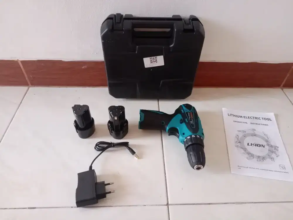 mesin bor/skrup bolak balik batre merk makera kondisi baru lengkap