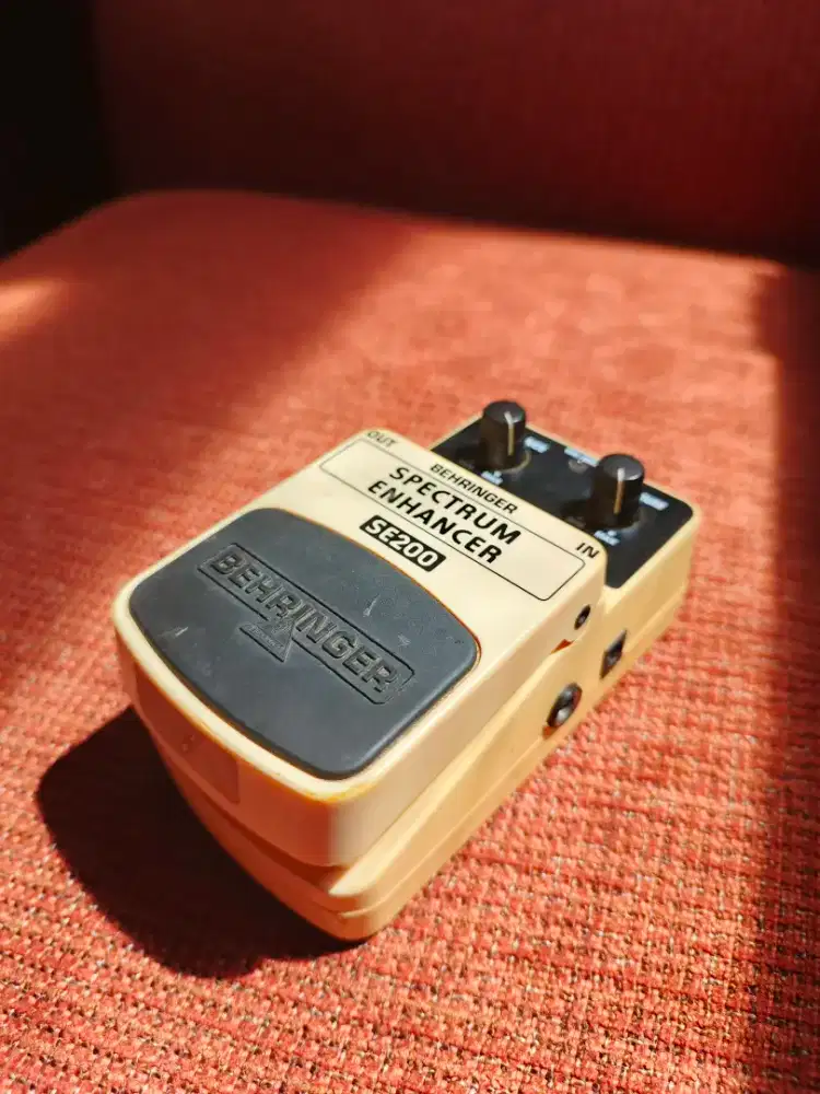 Behringer Spectrum Enhancer SE200