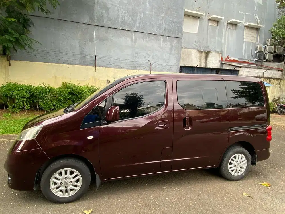 Nissan Evalia 2013 XV AT