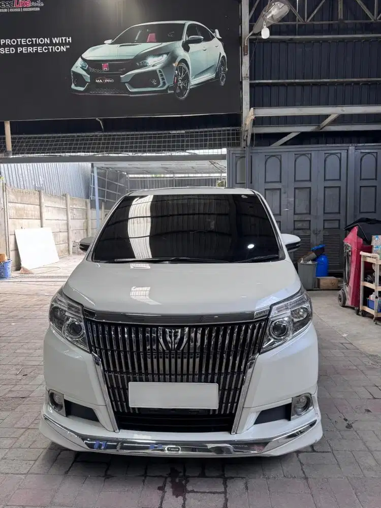 Toyota Esquire 2.0 CBU Jpn
