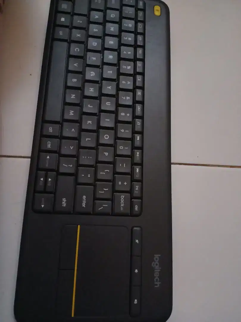 Logitech k400 plus Wireless Bluetooth keyboard