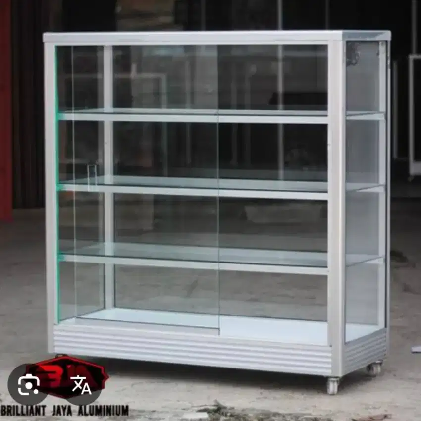 Etalase kaca 1 meter
