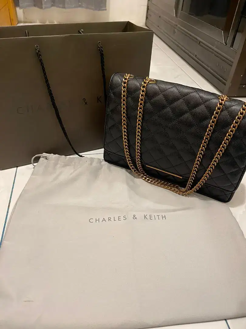 TAS CHARLES & KEITH