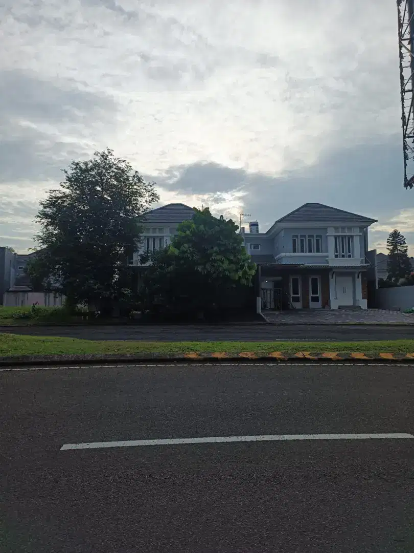 Rumah Dijual di Kota Wisata rumah mewah harga murah