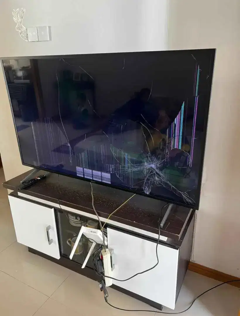 JUAL TV Sony BRAVIA (Android TV) 55' LCD PECAH