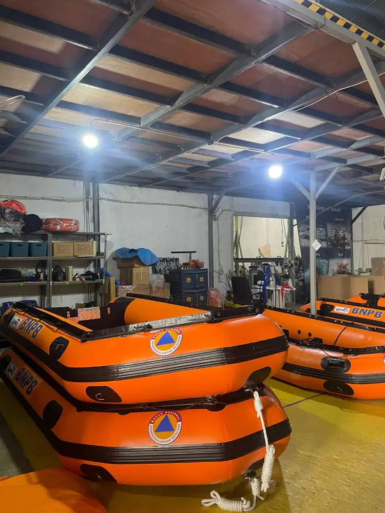 Perahu Karet Rescue SAR Banjir Mancing PVC OCEAN 430 Untuk 8 Orang