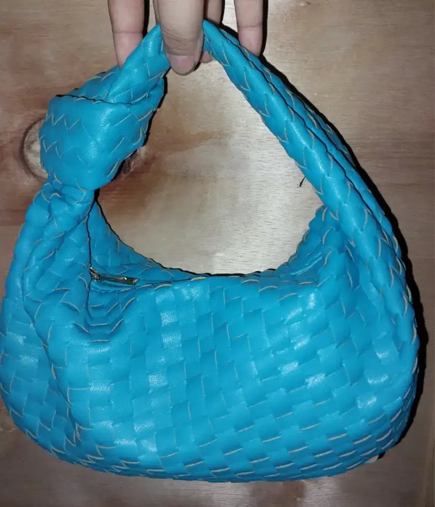 Tas bottega biru