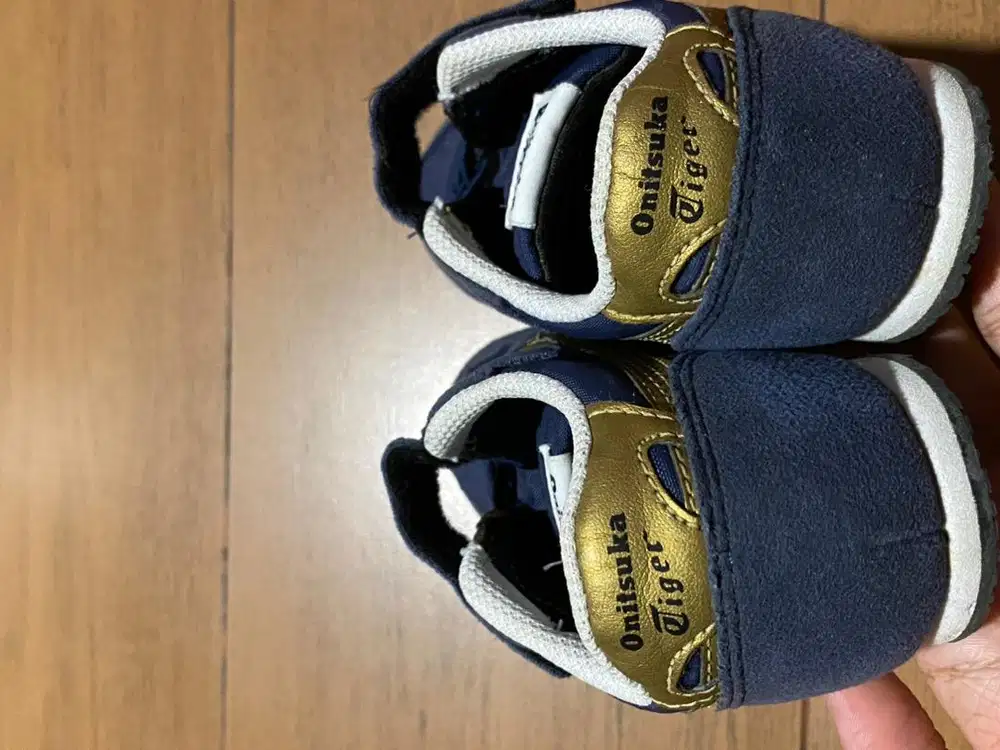 Sepatu onitsuka tiger