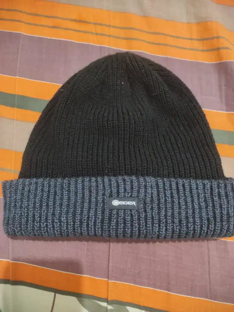 Kupluk rajutan eiger original